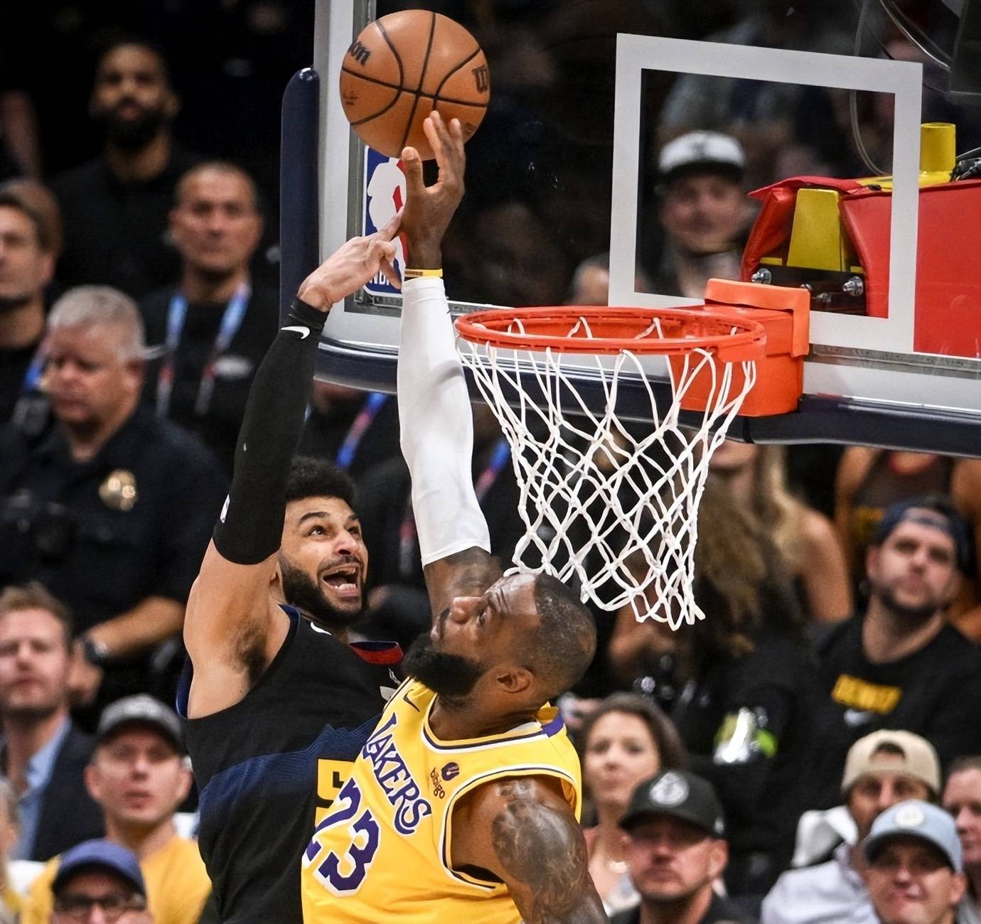 NBA西部决赛：湖人大胜掘金的简单介绍